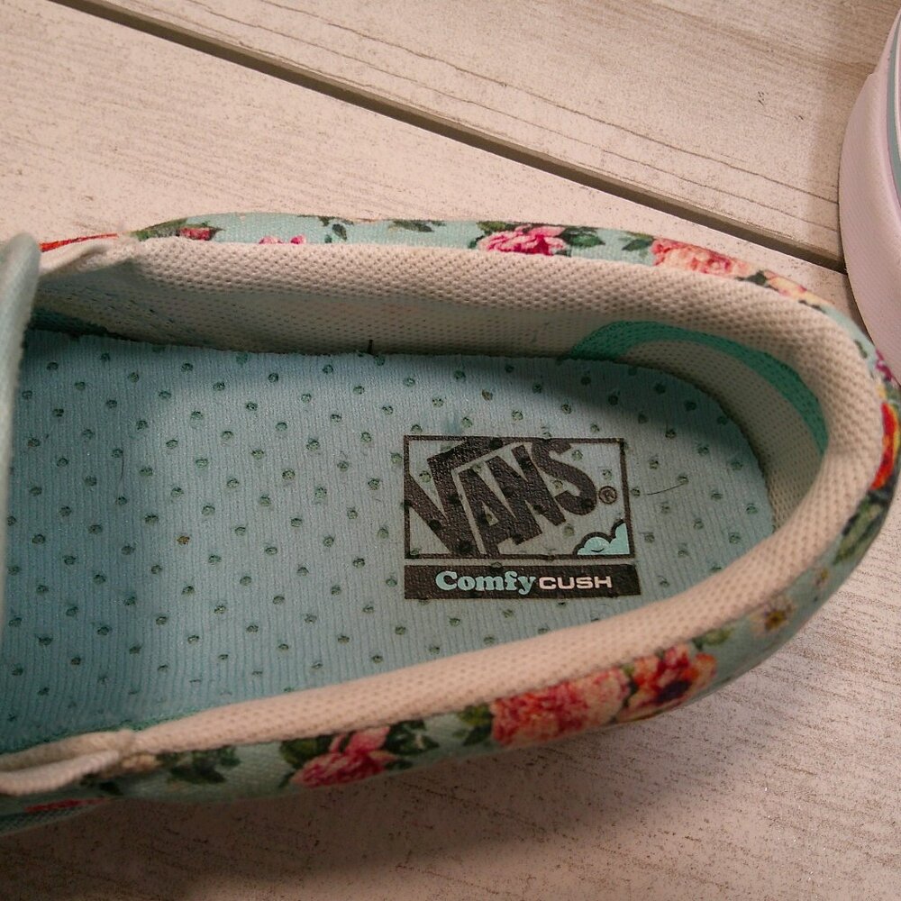 Vans Girls Garden Floral Comfycush Blue Classic Slip-on Size 2.5 - Picture 2 of 12